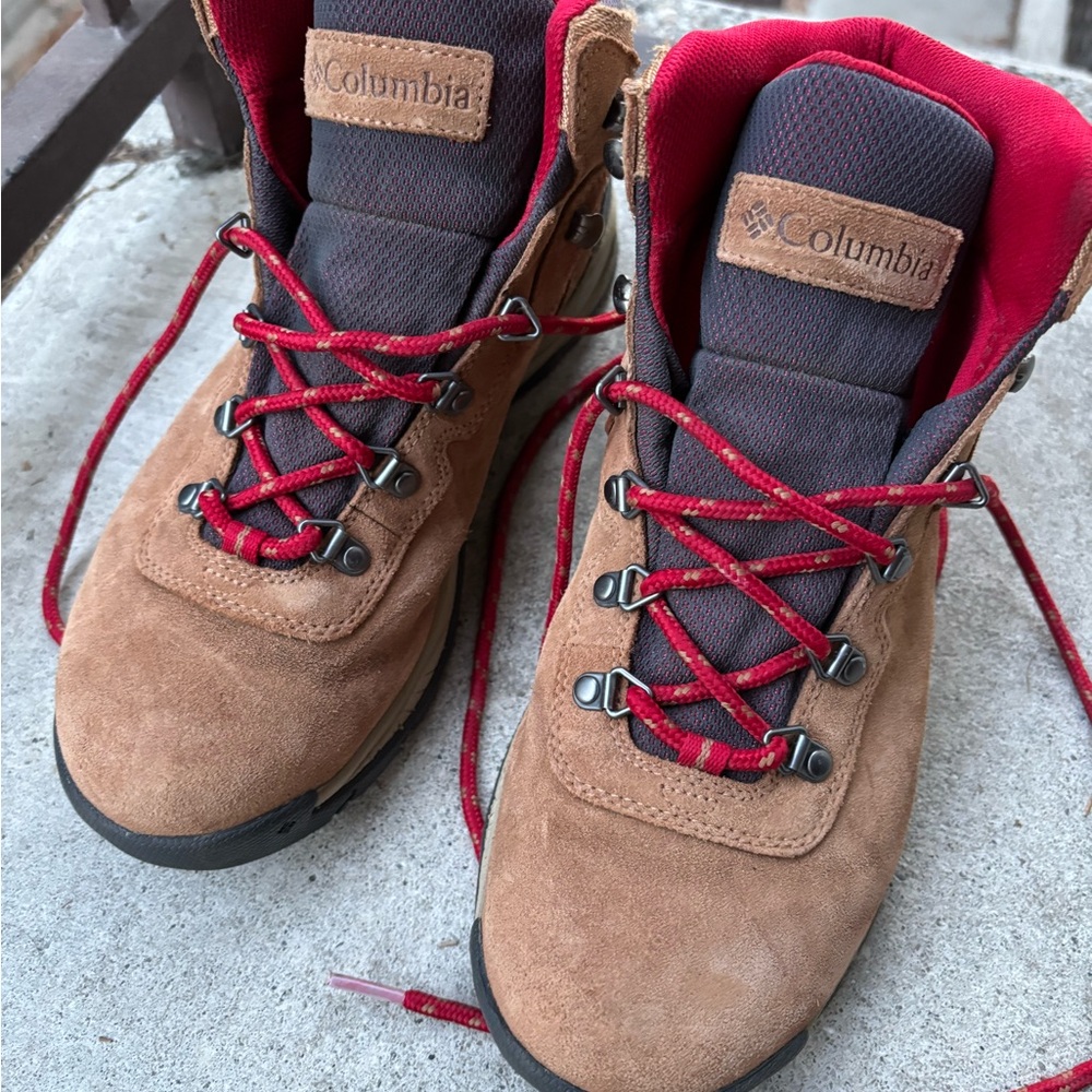Columbia Brown Hiking Boots with Red Laces